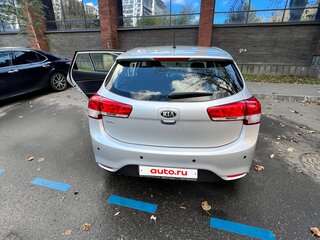 2016 Kia Rio III Рестайлинг, серебристый, 1250000 рублей, вид 4