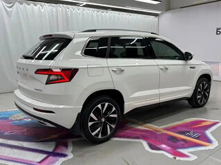 2023 Skoda Karoq DSG7 I, белый, 1973060 рублей, вид 4