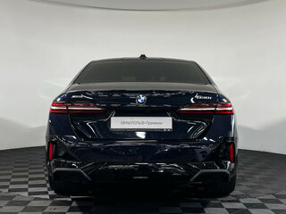 2026 BMW 5 серии 530i xDrive VIII (G60/G61/G68), синий, 9450000 рублей, вид 3