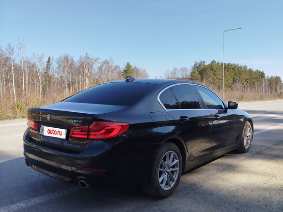 2019 BMW 5 серии 520d xDrive VII (G30/G31/G38), чёрный, 2950000 рублей - вид 2