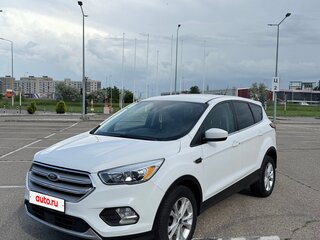 2018 Ford Escape III Рестайлинг, белый, 800000 рублей, вид 1