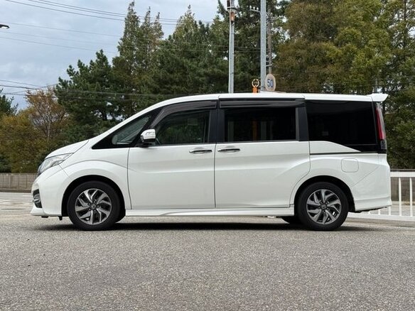 2018 Honda Stepwgn Spada V Рестайлинг, белый, 1610000 рублей - вид 6