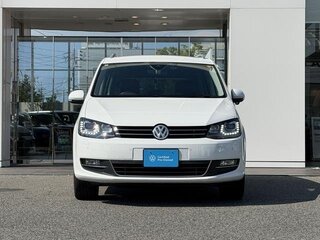 2022 Volkswagen Sharan II Рестайлинг, белый, 1600000 рублей, вид 2