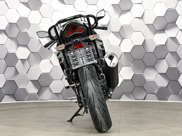 2024 Kawasaki Ninja 400, чёрный, 677000 рублей - вид 5