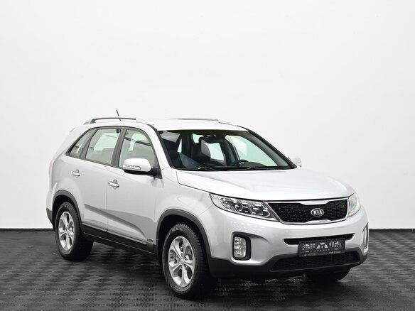 2017 Kia Sorento II Рестайлинг, серебристый, 1799000 рублей