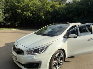 2018 Kia Ceed II Рестайлинг, белый, 1500000 рублей, вид 1