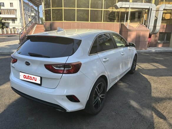 2019 Kia Ceed III, белый, 1800000 рублей - вид 3