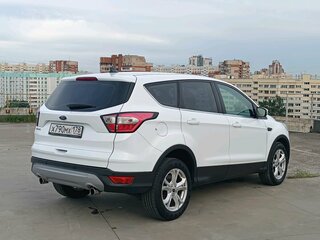 2017 Ford Kuga II Рестайлинг, белый, 1260000 рублей, вид 5