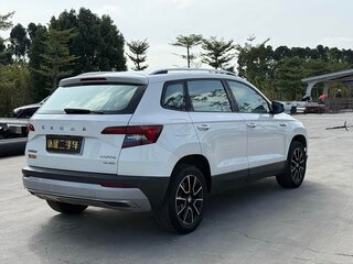 2021 Skoda Karoq DSG7 I, белый, 1524111 рублей, вид 4
