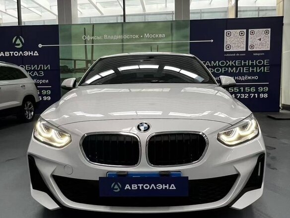 2023 BMW 1 серии 120i III (F52) Рестайлинг, белый, 2000000 рублей - вид 2