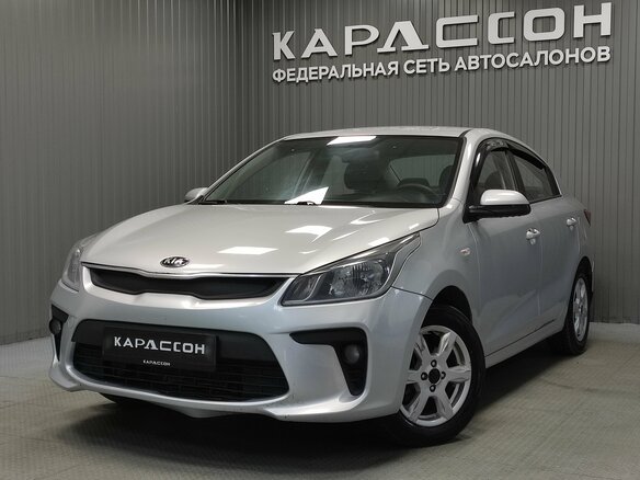 2017 Kia Rio IV, серебристый, 940000 рублей