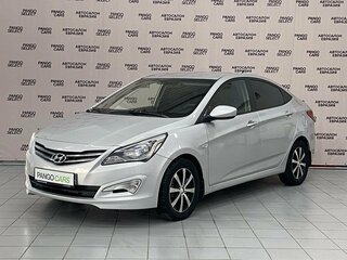 2015 Hyundai Solaris I Рестайлинг, серебристый, 820000 рублей, вид 1