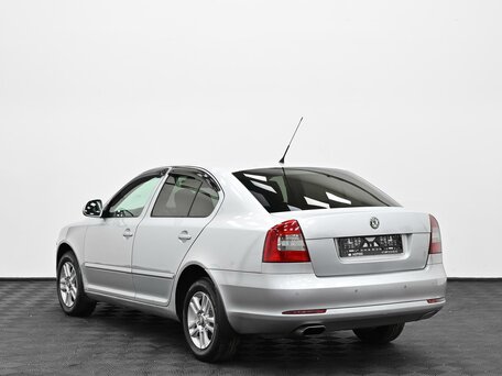 2009 Skoda Octavia II (A5) Рестайлинг, серебристый, 549000 рублей, вид 4