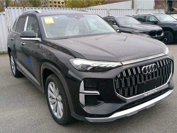2026 Audi Q6 45 TFSI, чёрный, 7490000 рублей - вид 2