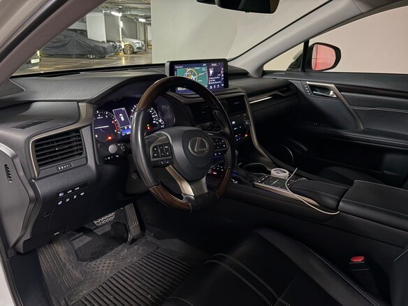 2020 Lexus RX 300 IV Рестайлинг, белый, 6500000 рублей - вид 11