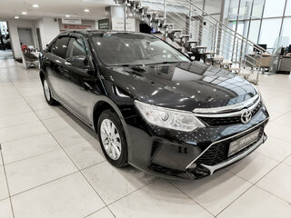 2016 Toyota Camry VII (XV50) Рестайлинг, серый, 1680000 рублей, вид 3