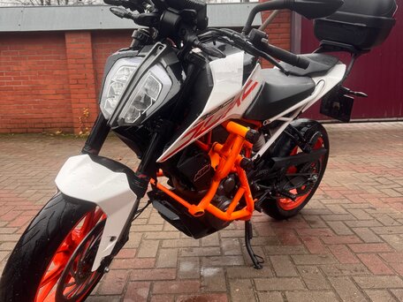 2019 KTM 390 Duke, белый, 450000 рублей, вид 1