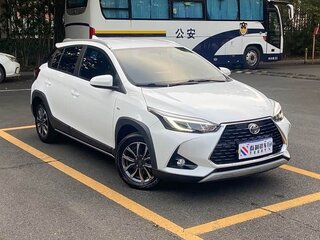 2023 Toyota Yaris L XP150 Рестайлинг, белый, 1160000 рублей, вид 3