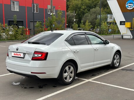 2020 Skoda Octavia III (A7) Рестайлинг, белый, 1890000 рублей, вид 5