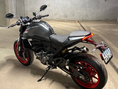 2022 Ducati Monster 937, серый, 950000 рублей, вид 2