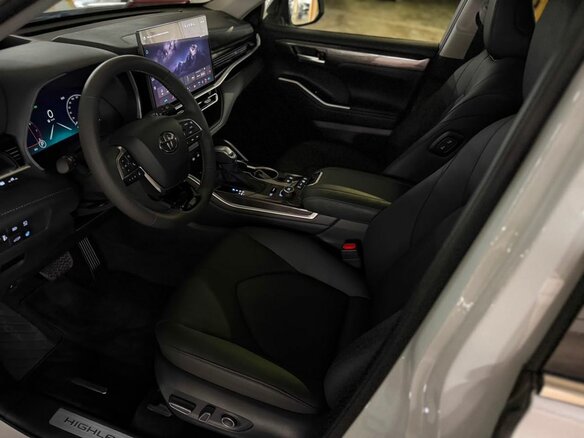 2026 Toyota Highlander IV (XU70), белый, 5650000 рублей - вид 13