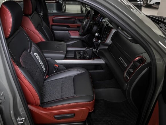 2025 Ram 1500 Crew Cab V Рестайлинг, зелёный, 8490000 рублей - вид 23