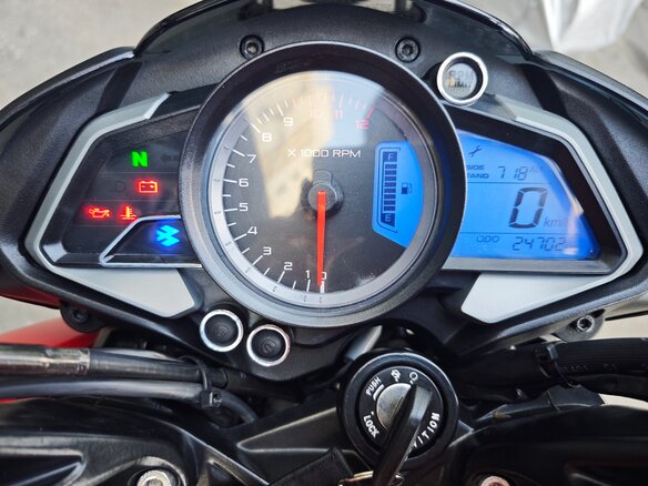 2021 Bajaj Pulsar NS 200, красный, 200000 рублей - вид 5