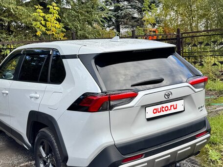 2022 Toyota RAV4 V (XA50), белый, 3699000 рублей, вид 3