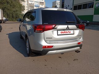 2014 Mitsubishi Outlander III, серебристый, 1499000 рублей, вид 1