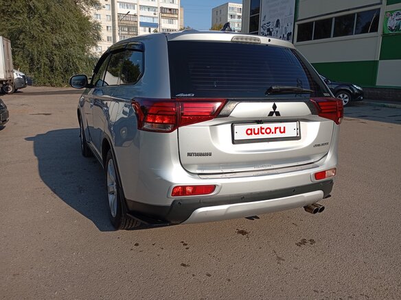 2014 Mitsubishi Outlander III, серебристый, 1499000 рублей