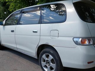 1999 Toyota Gaia, белый, 390000 рублей, вид 2