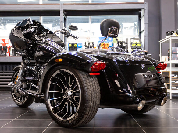 2023 Harley-Davidson Road Glide 3, чёрный, 3790000 рублей - вид 25