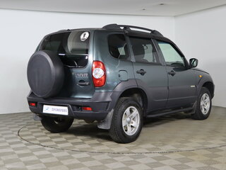 2017 Chevrolet Niva I Рестайлинг, серый, 699990 рублей, вид 5