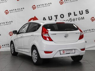 2013 Hyundai Solaris I, белый, 999000 рублей, вид 2