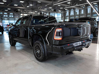 2023 Ram 1500 Crew Cab V, чёрный, 8499999 рублей, вид 4