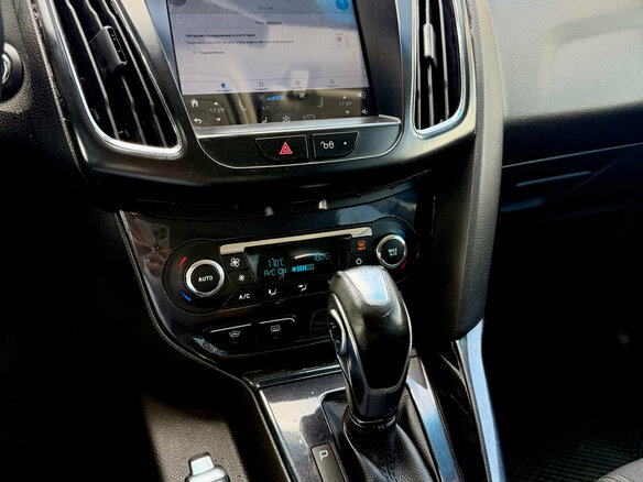 2013 Ford Focus III, красный - вид 12