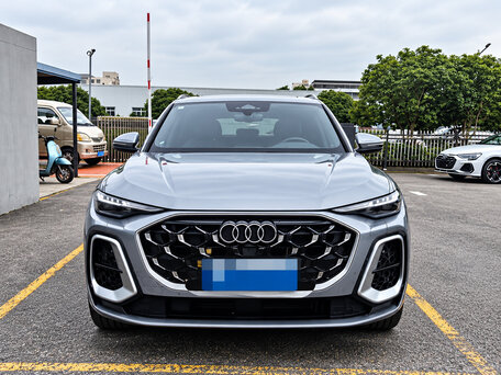 2026 Audi Q5 40 TFSI III (GU), серый, 6500000 рублей, вид 2