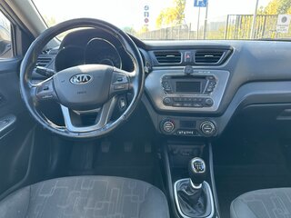 2013 Kia Rio 5-speed III, голубой, 750000 рублей, вид 5
