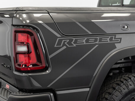2025 Ram 1500 Crew Cab V Рестайлинг, серый, 8590000 рублей, вид 1
