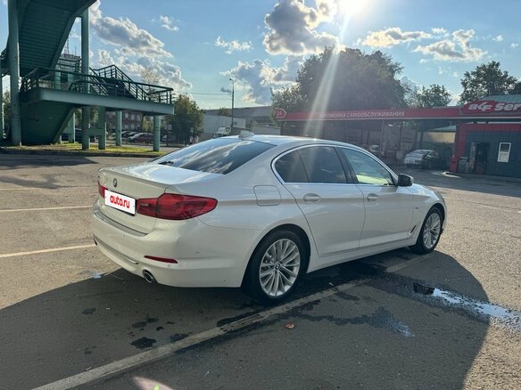 2019 BMW 5 серии 520d xDrive VII (G30/G31/G38), белый, 3200000 рублей - вид 5