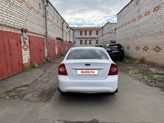 2011 Ford Focus II Рестайлинг, белый, 799000 рублей, вид 4