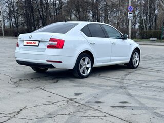 2017 Skoda Octavia III (A7) Рестайлинг, белый, 1950000 рублей, вид 5