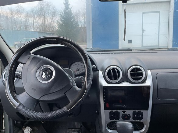 2013 Renault Logan I Рестайлинг, бежевый, 250000 рублей - вид 4