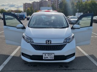 2022 Honda Freed+ II Рестайлинг, белый, 2130000 рублей, вид 4