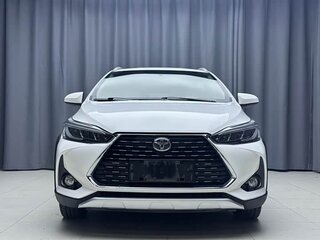 2022 Toyota Yaris L XP150 Рестайлинг, белый, 1000330 рублей, вид 2