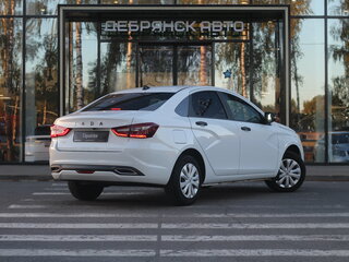 2024 Lada (ВАЗ) Vesta I Рестайлинг (NG), белый, 1310000 рублей, вид 3