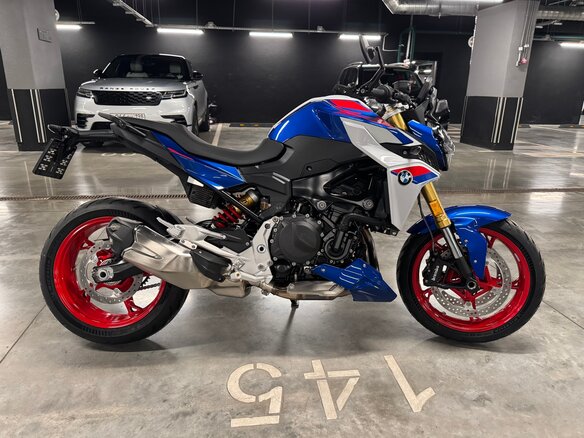2025 BMW F 900 R, синий, 1370000 рублей
