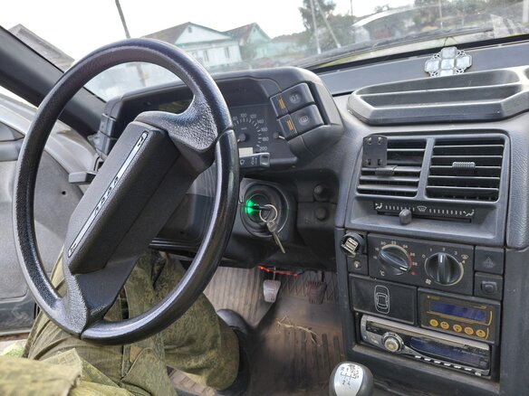 2006 Lada (ВАЗ) 2110, серебристый, 96000 рублей - вид 8