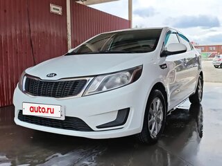 2013 Kia Rio III, белый, 600000 рублей, вид 1