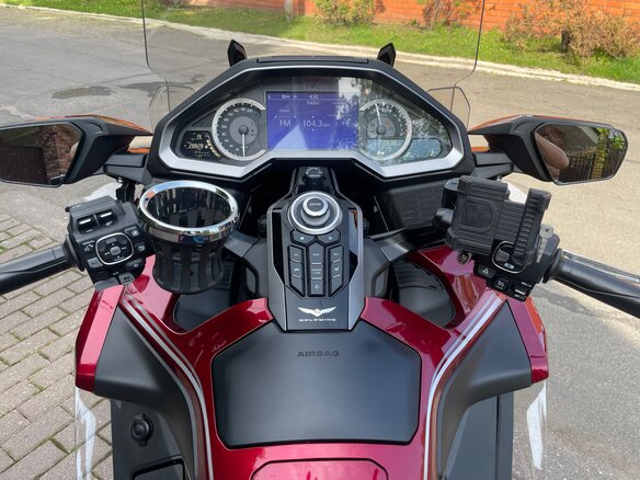 2018 Honda GL 1800 Gold Wing, красный, 2540000 рублей